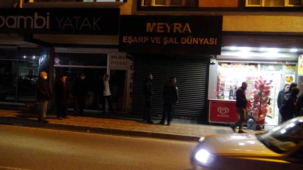 Kapalı mağazayı kurşunlayan 2 şahıs gözaltına alındı
