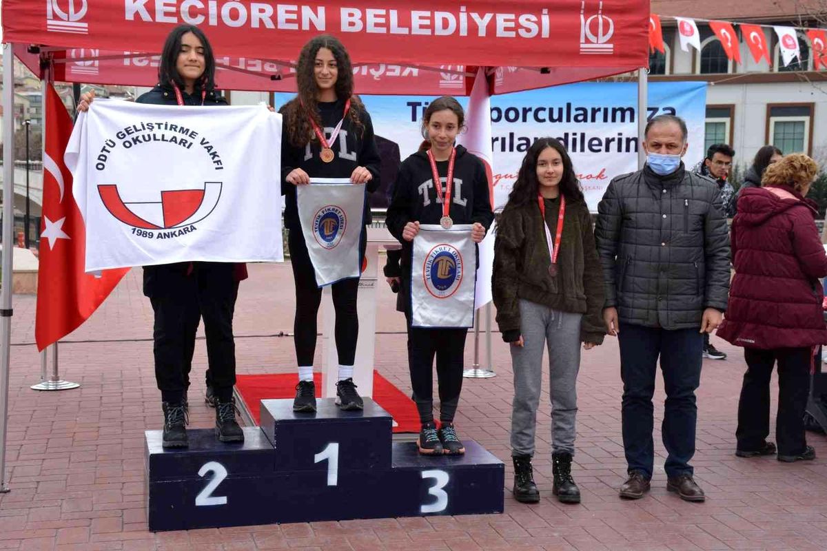Keçiören, okullar arası oryantiringe ev sahipliği yaptı