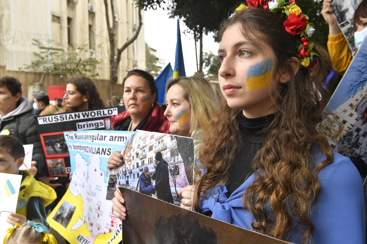 Lübnan\'da Rus büyükelçiliği önünde Ukrayna\'ya destek gösterisi