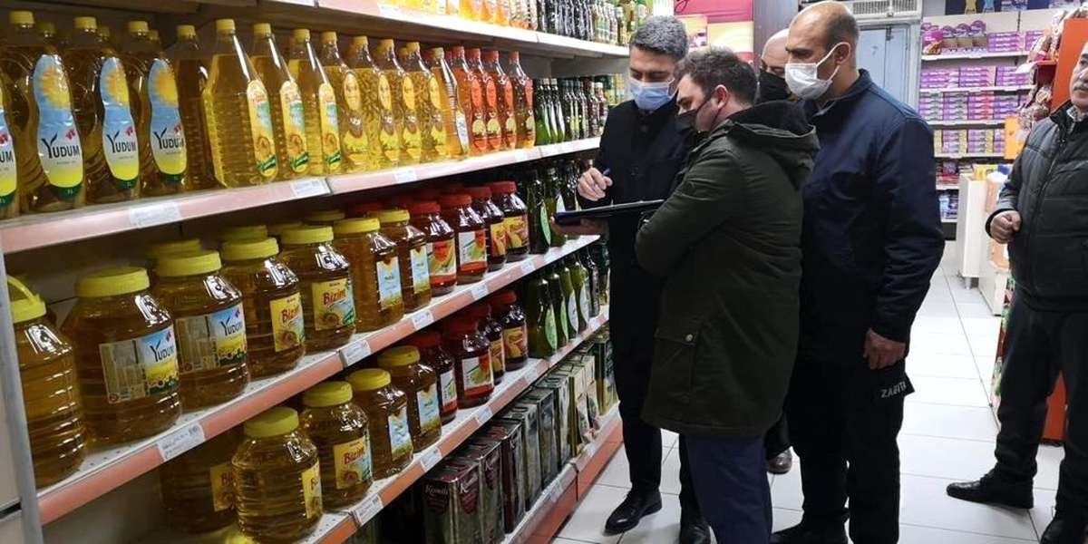 Marketlerde "fahiş fiyat" ile "stokçuluk" denetimi yapıldı