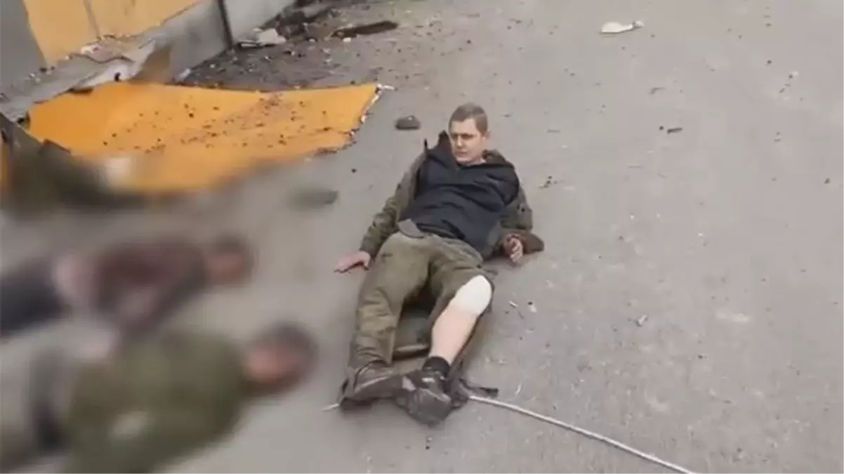 Ölü arkadaşlarının yanına sürüklenen Rus askeri: Ben kimseyi öldürmedim