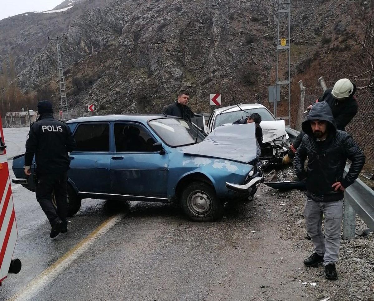 Son dakika haberi! Şerit ihlali kazaya neden oldu: 5 yaralı