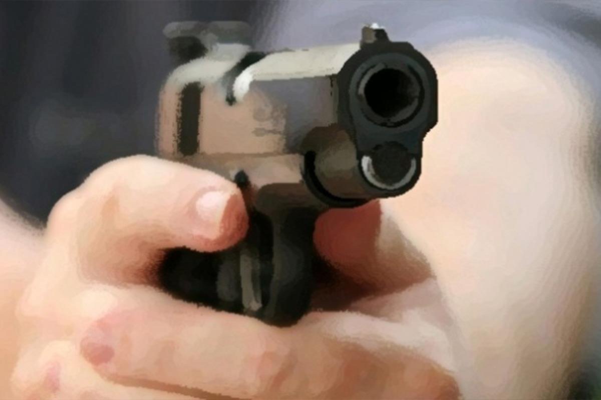 Son dakika haber! Silahını temizlerken kızı ve yeğenini vurdu