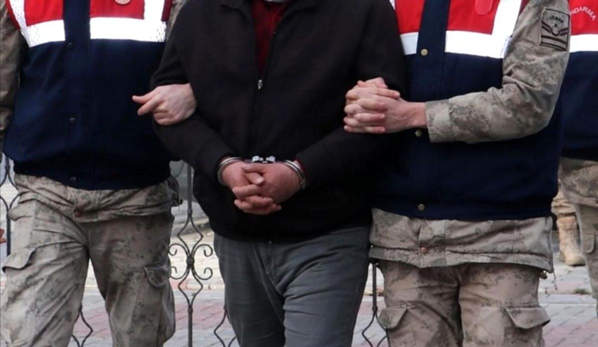 Son dakika 3. sayfa: Sosyal medya üzerinden terör propagandasına 2 gözaltı
