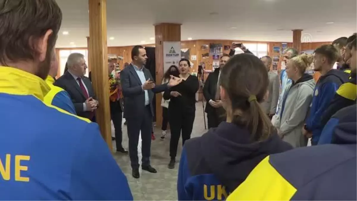 TİESF Başkanı Kerim Vural Bursa'da misafir edilen Ukraynalı sporcuları ziyaret etti