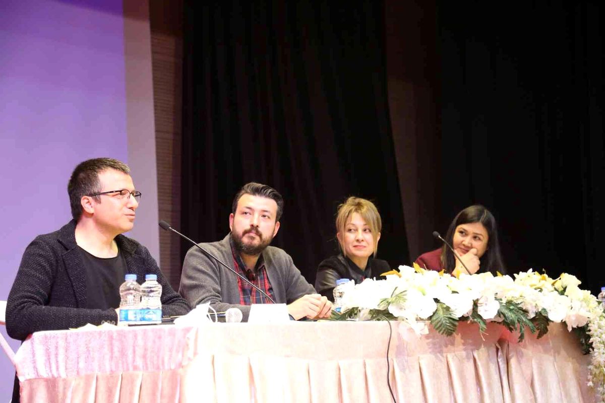 Toroslar\'da \'Toplumda kadının yeri\' paneli