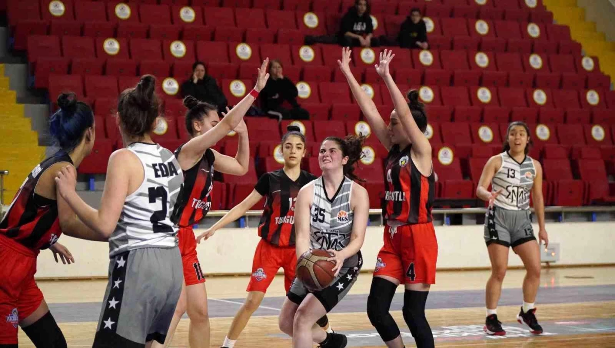 U18 Kızlar Basketbol Bölge Şampiyonası Manisa\'da başladı