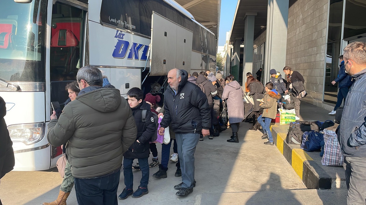 Ukrayna\'dan tahliye edilenler ülkede yaşanan zorlukları anlattı