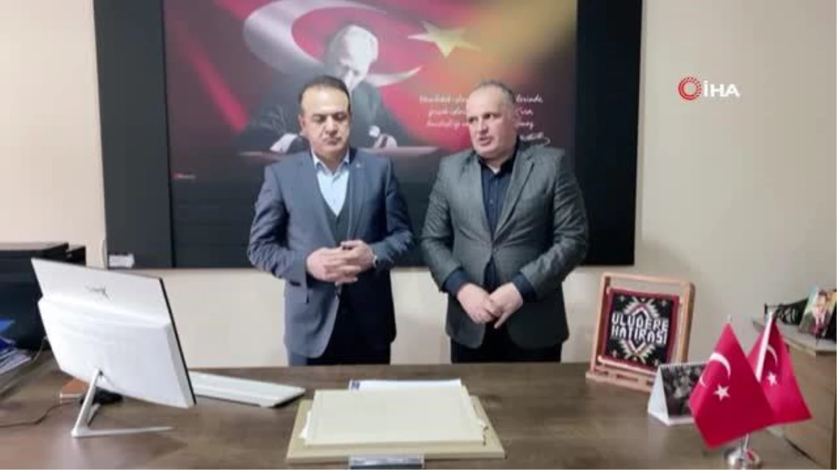 Uludere Belediye Başkanı Ürek\'ten sınavlara hazırlanan öğrencilere kitap desteği