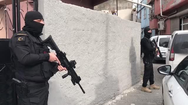 Uyuşturucu satıcılarına yönelik gündüz operasyonunda 3 gözaltı