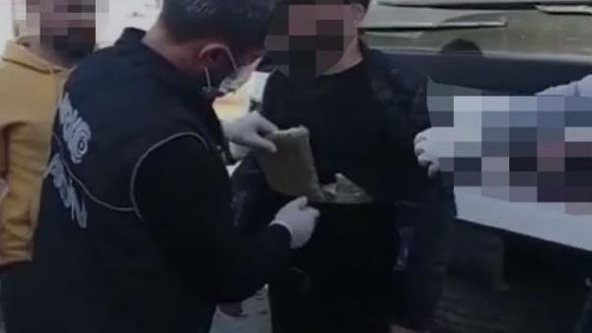 Vücuda sarılı 8 kilo 400 gram eroine 2 tutuklama