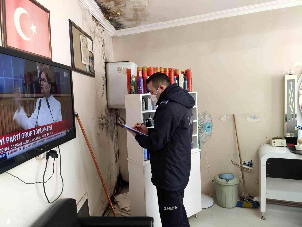 Zabıta ekiplerinden berber ve kuaförlere denetim