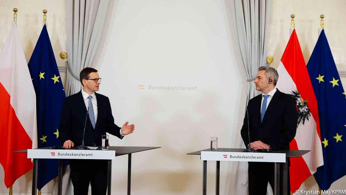Başbakan Morawiecki: "Savaşın oksijenini kesmemiz gerekiyor."