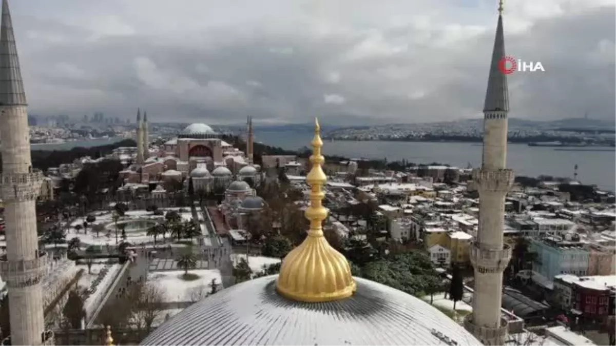 Beyaza bürünen tarihi yarımadadan kartpostallık görüntüler