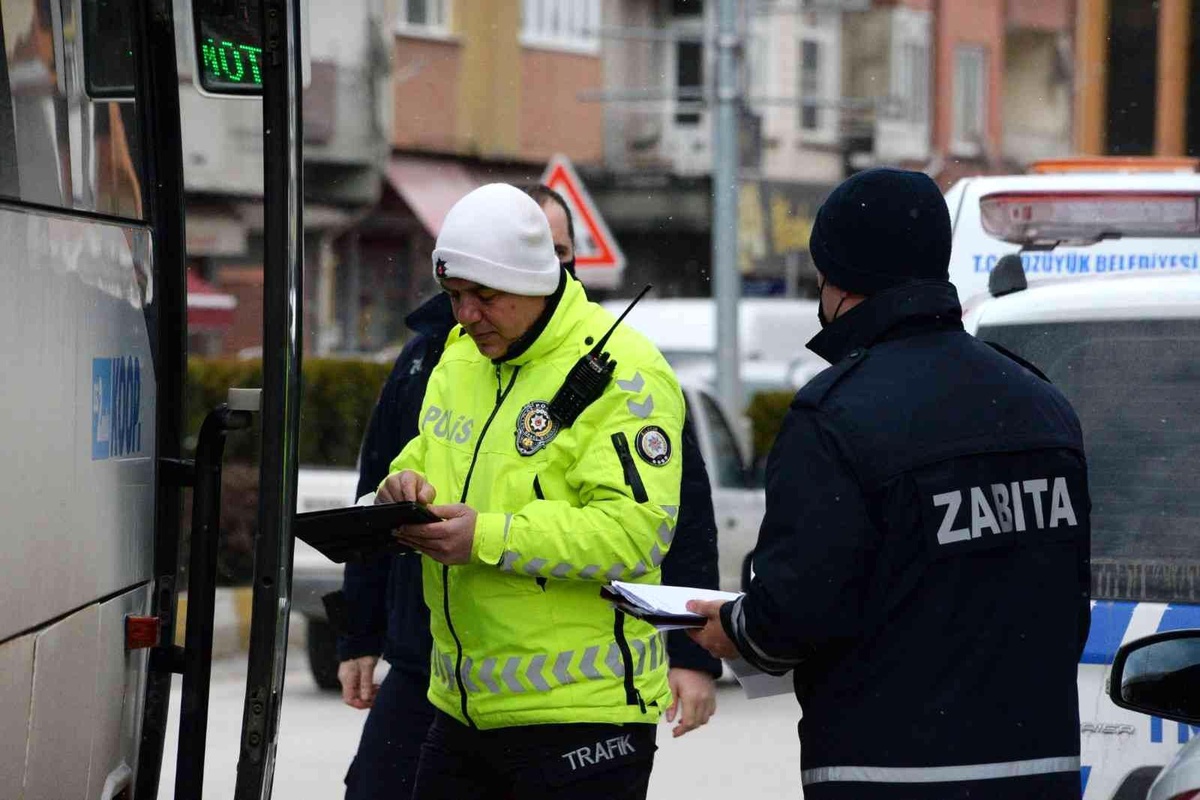 Bozüyük\'te işçi servis araçları denetlendi