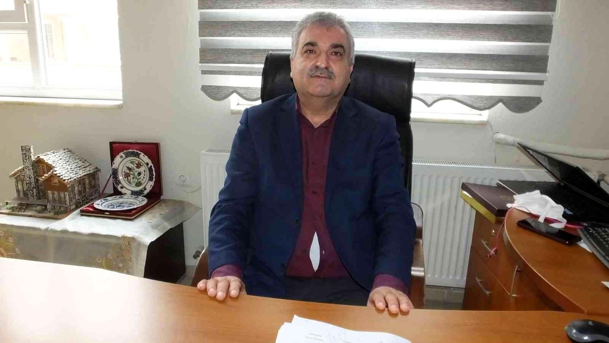 Burhaniye\'de yeni Halk Eğitimi Merkezi Müdürü göreve başladı