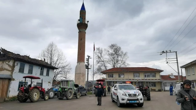 Camisiz minareyi görenler inanamıyor