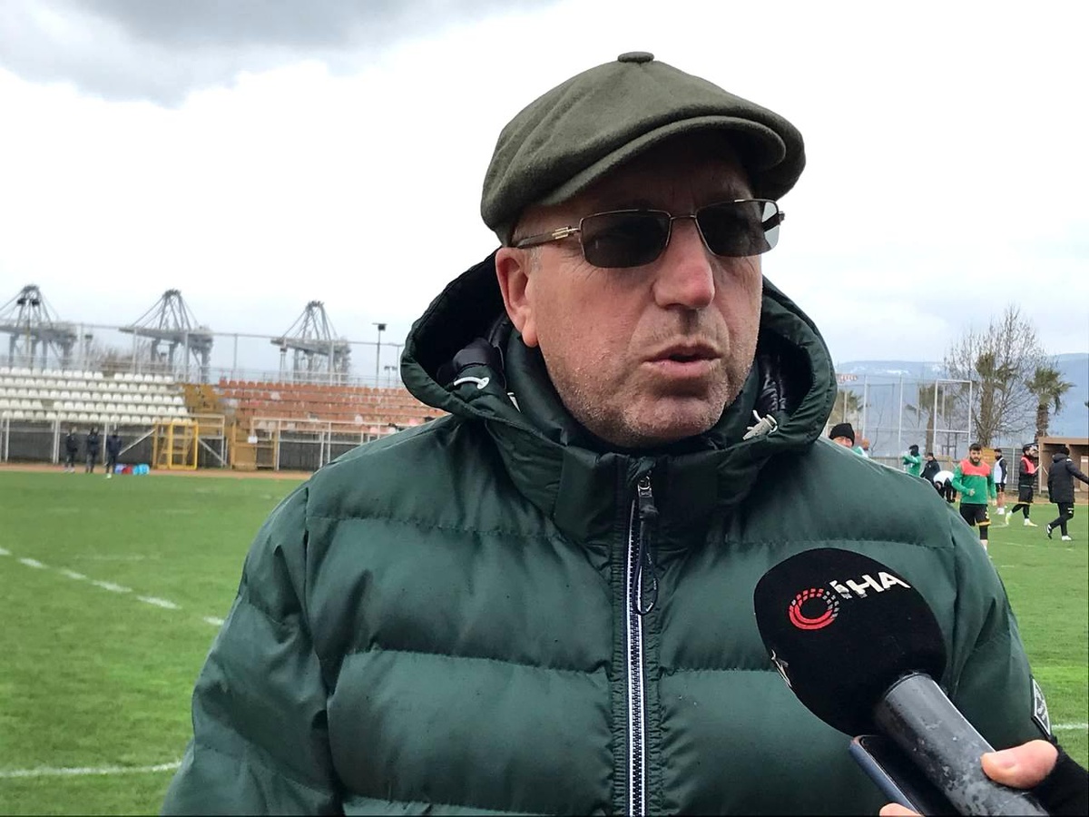 Engin Koyun\'dan Tuzlaspor\'un kullandığı stadyuma ilişkin açıklama: "Zeminin bozulmasını arzu etmiyorum"