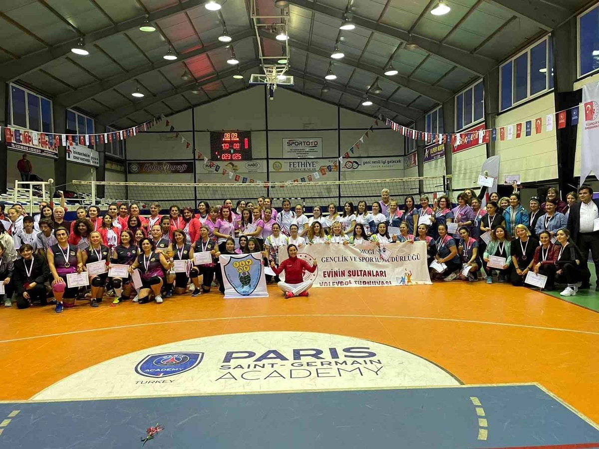 Evimin sultanları kadın voleybol turnuvasında Köyceğiz ikinci oldu