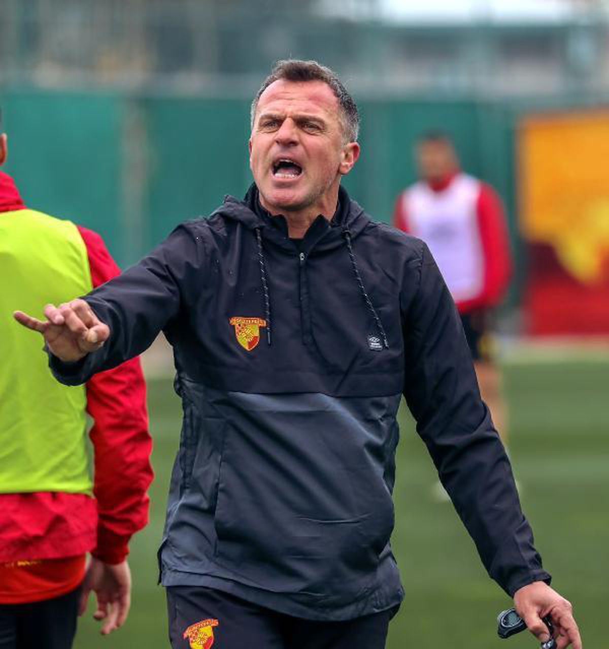 Göztepe Trabzon\'dan mutlu dönüyor