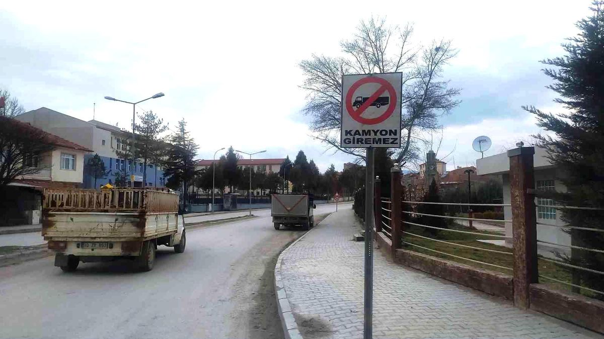 Hisarcık\'ta ağır tonajlı araçların ilçe merkezine girişleri yasaklandı