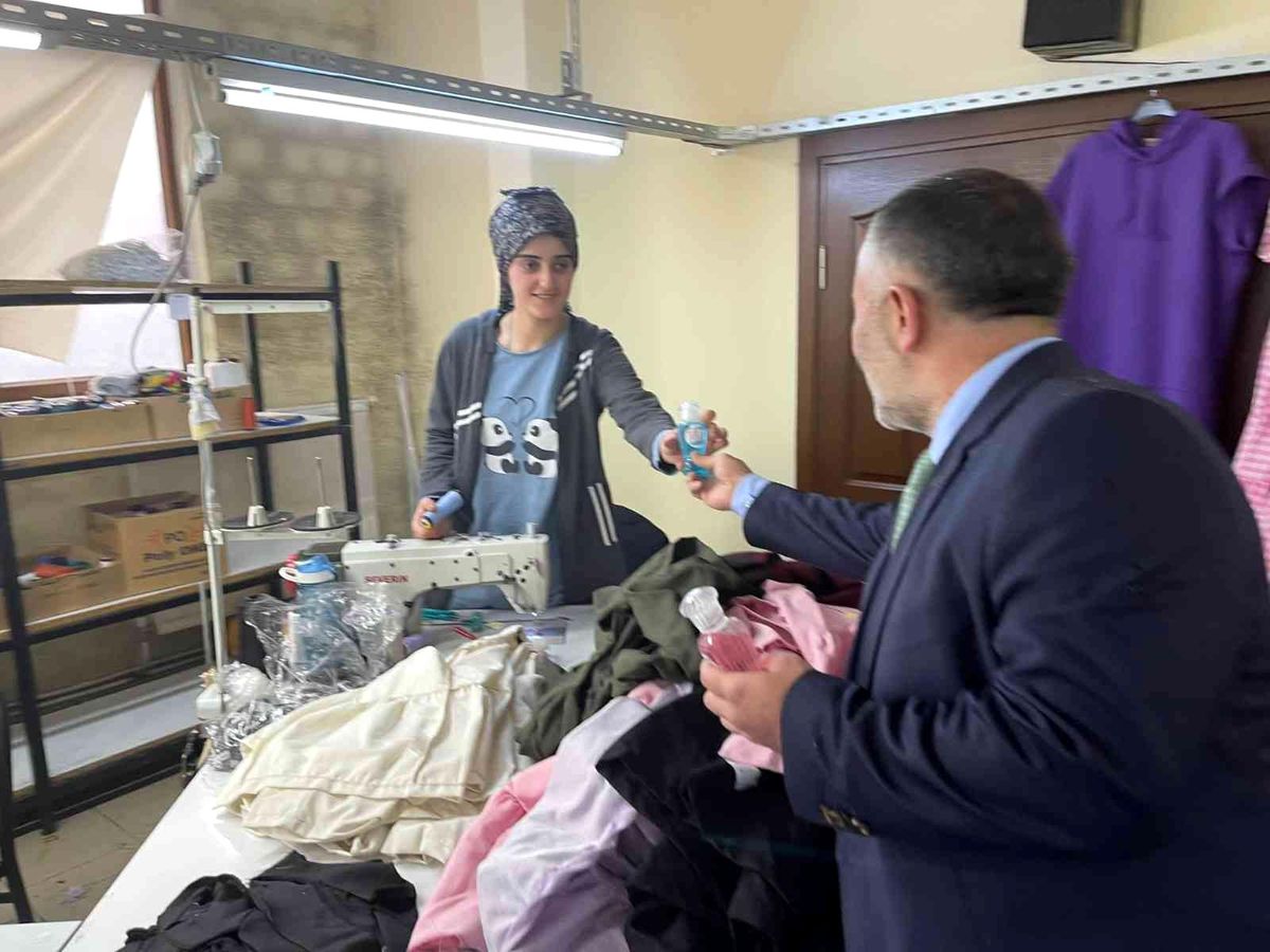 İl Başkanı Yıldırım, tekstil atölyesinde çalışan işçileri ziyaret etti