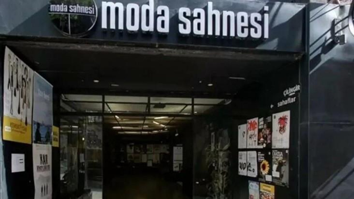 İstanbul\'da bir tiyatro sahnesinin elektriği borçları yüzünden kesildi: Moda Sahnesi oyunlarını karanlıkta oynayacağını açıklamıştı
