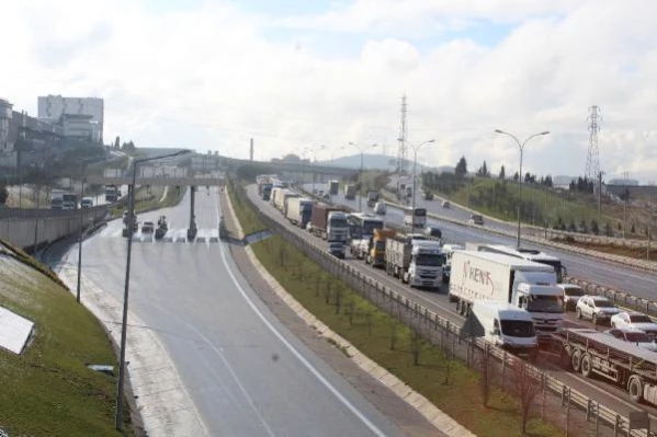 İstanbul yolunda 8 kilometrelik TIR ve kamyon kuyruğu