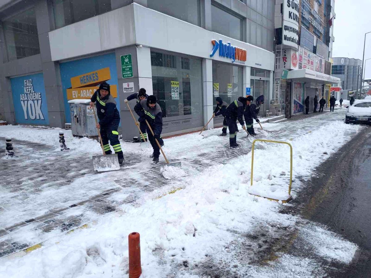 Kar yağışı Nevşehir\'de etkili oldu