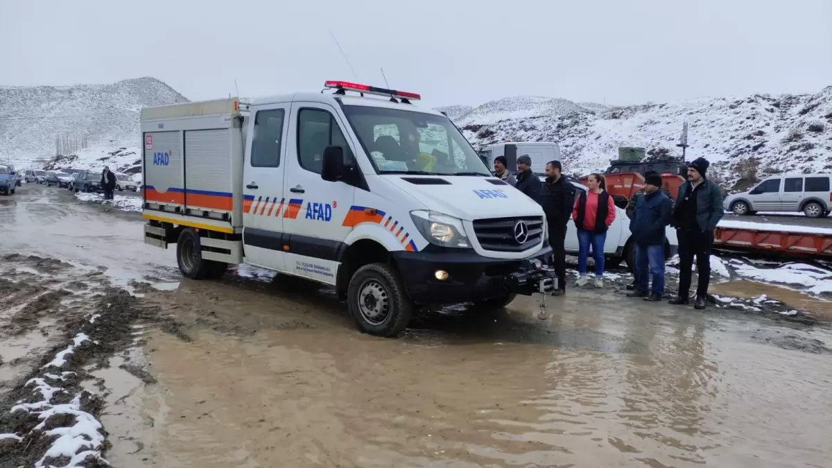 Kars\'ta HES baraj gölüne düşen işçinin cesedine ulaşıldı