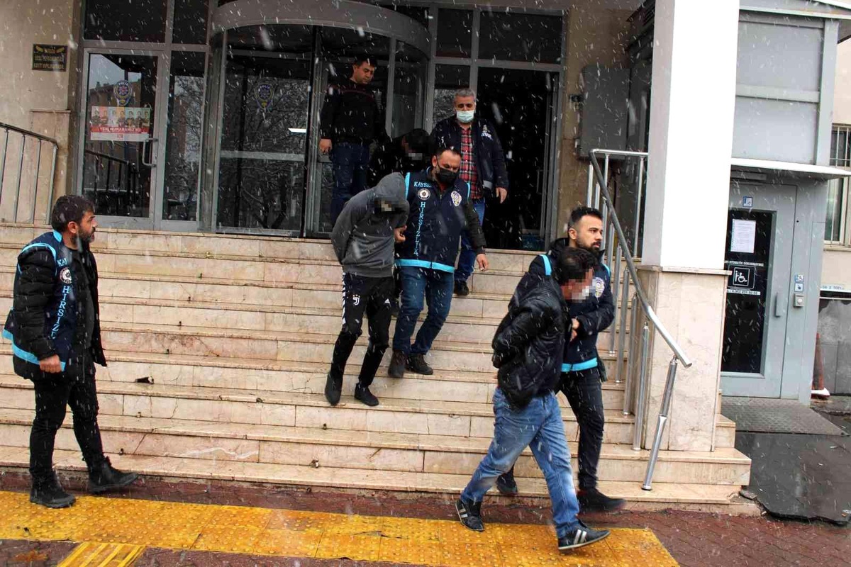 Kayseri\'de 6 hırsızlık olayının şüphelisi 8 kişi yakalandı