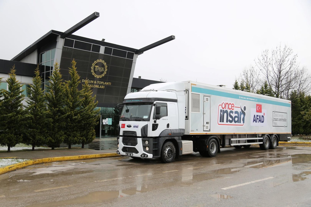 Kocaeli\'den Ukrayna\'ya mobil yemek tırı gönderildi