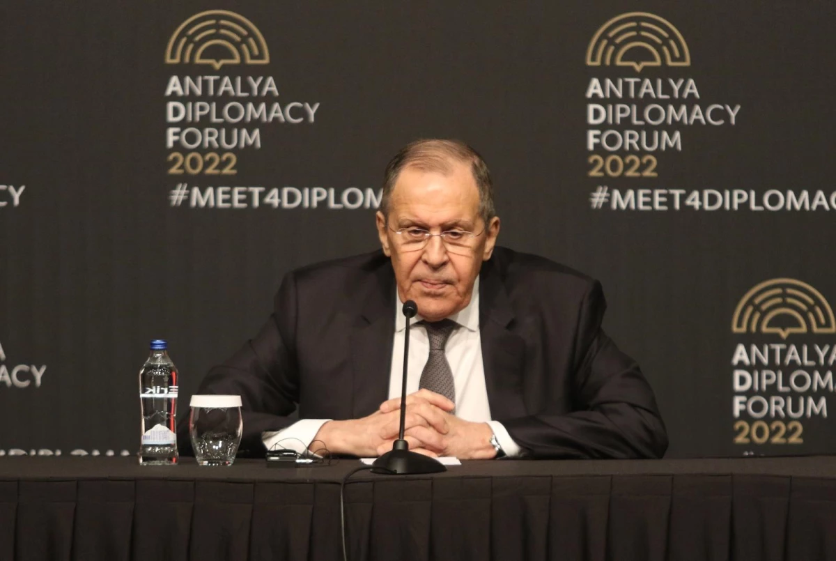 Lavrov: "Başkan Putin, Zelenskiy ile görüşebilir, temastan kaçmaz"