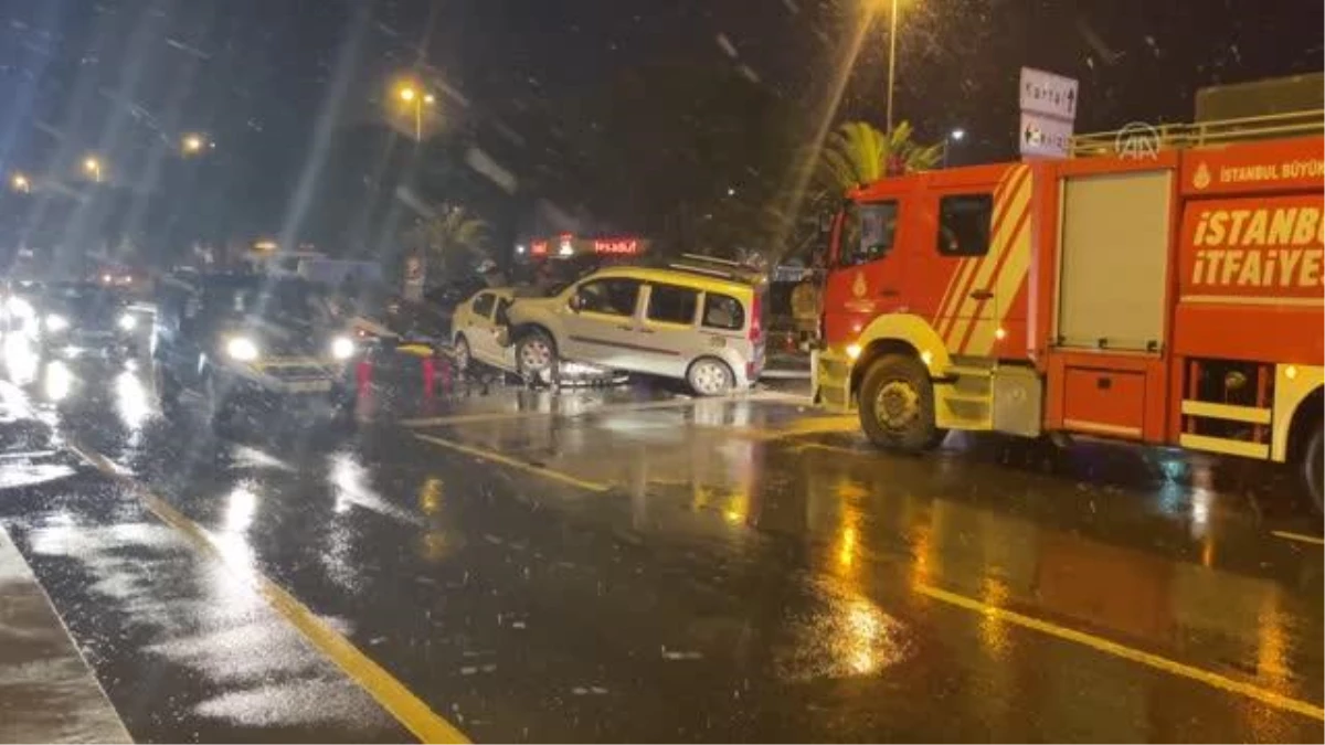 Son dakika haber | Maltepe\'deki trafik kazasında 3 kişi hafif yaralandı