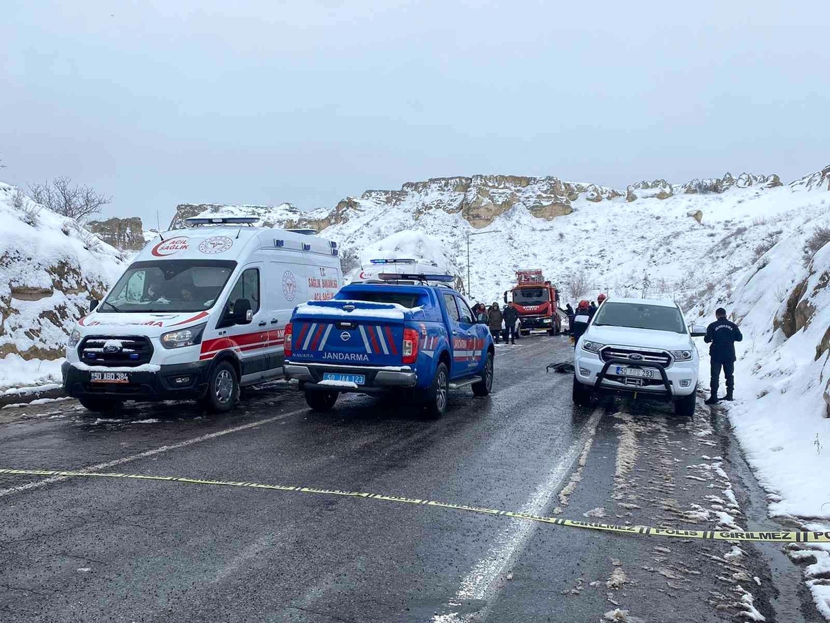 Nevşehir\'de kamyon tırla çarpıştı: 1 ölü