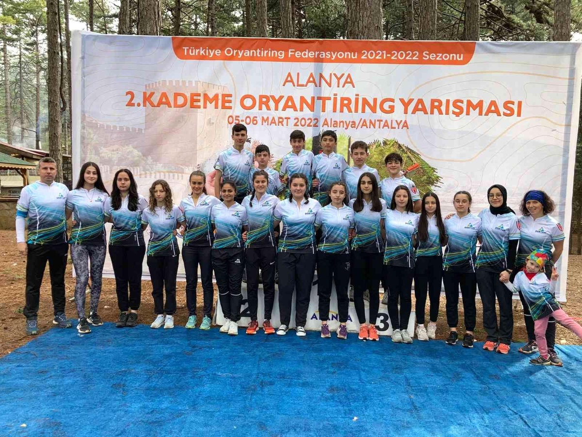 Oryantiring sporcular 13 madalyayla döndü