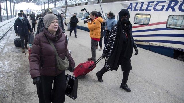 Rusya'nın Ukrayna'yı işgali: Ülkesini terk etmek isteyen Ruslar anlatıyor