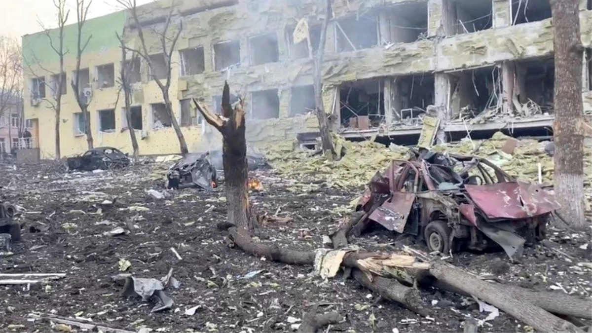 Mariupol\'daki çocuk hastanesi saldırısı için Zelenskiy "savaş suçu" dedi