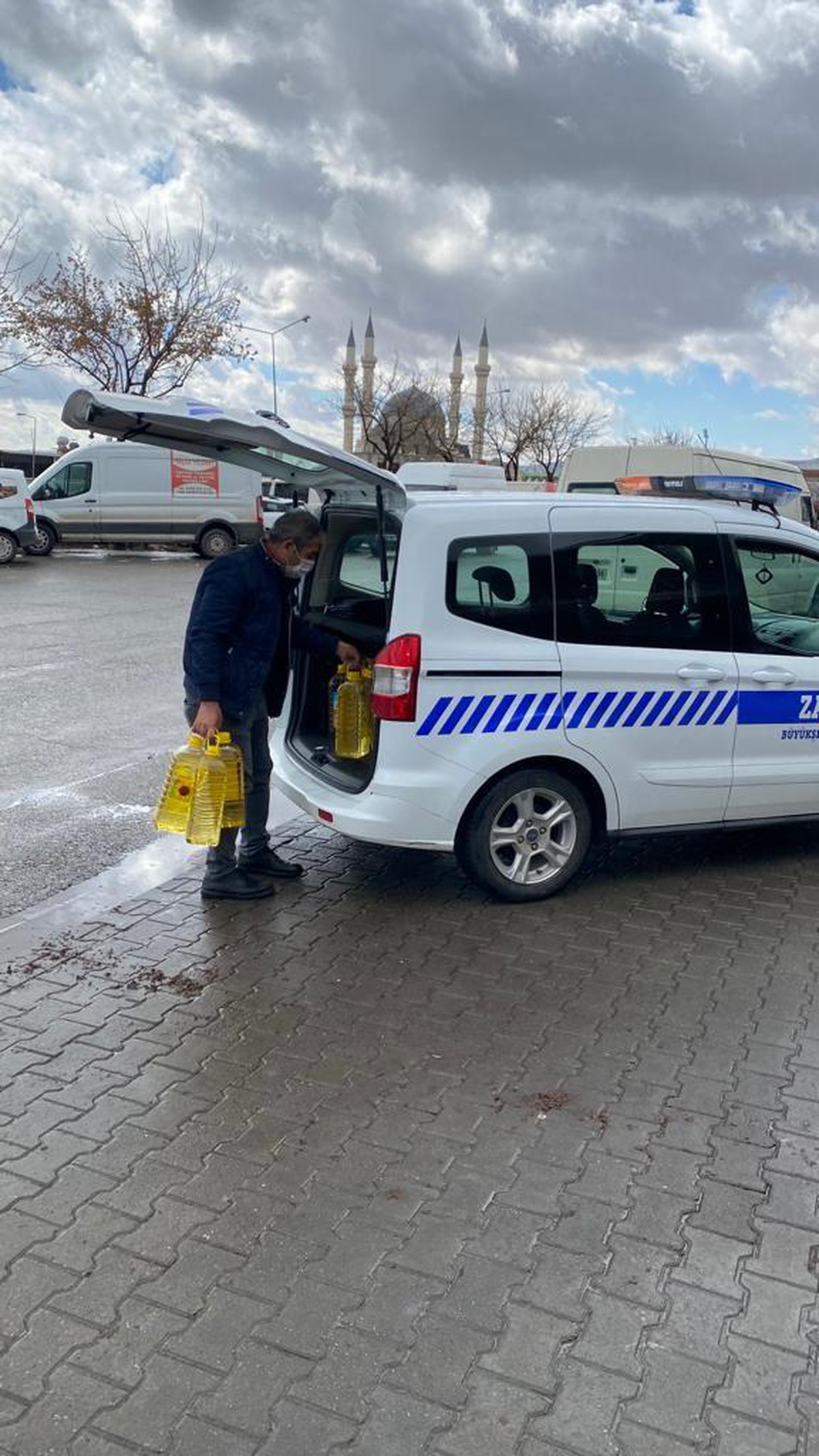 Şanlıurfa\'da yağ stoku yapan 2 toptancı hakkında işlem yapıldı