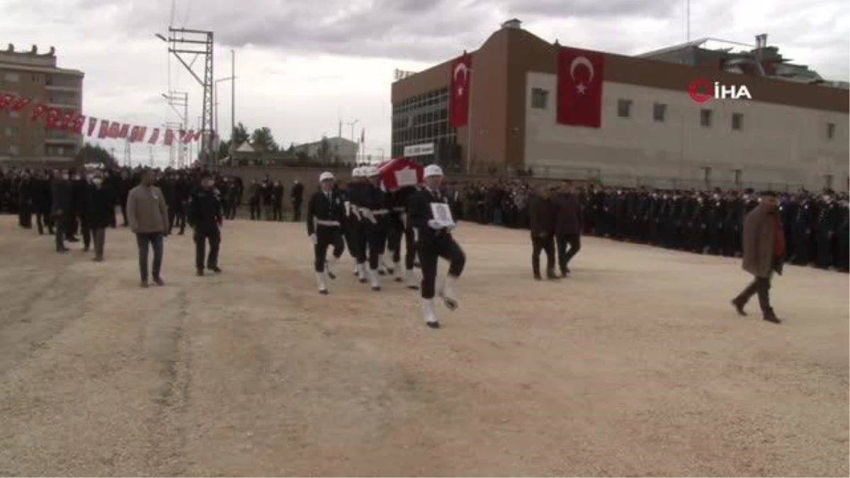 Son dakika haberleri | Şehit polis memuru Cemal Bozkurt memleketi Gaziantep\'te son yolculuğuna uğurlanıyor