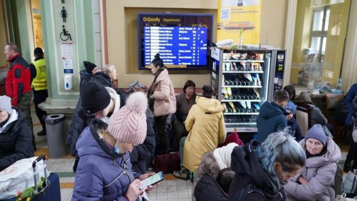 Tren garı umut istasyonu oldu! Savaş mağdurları için son çare!