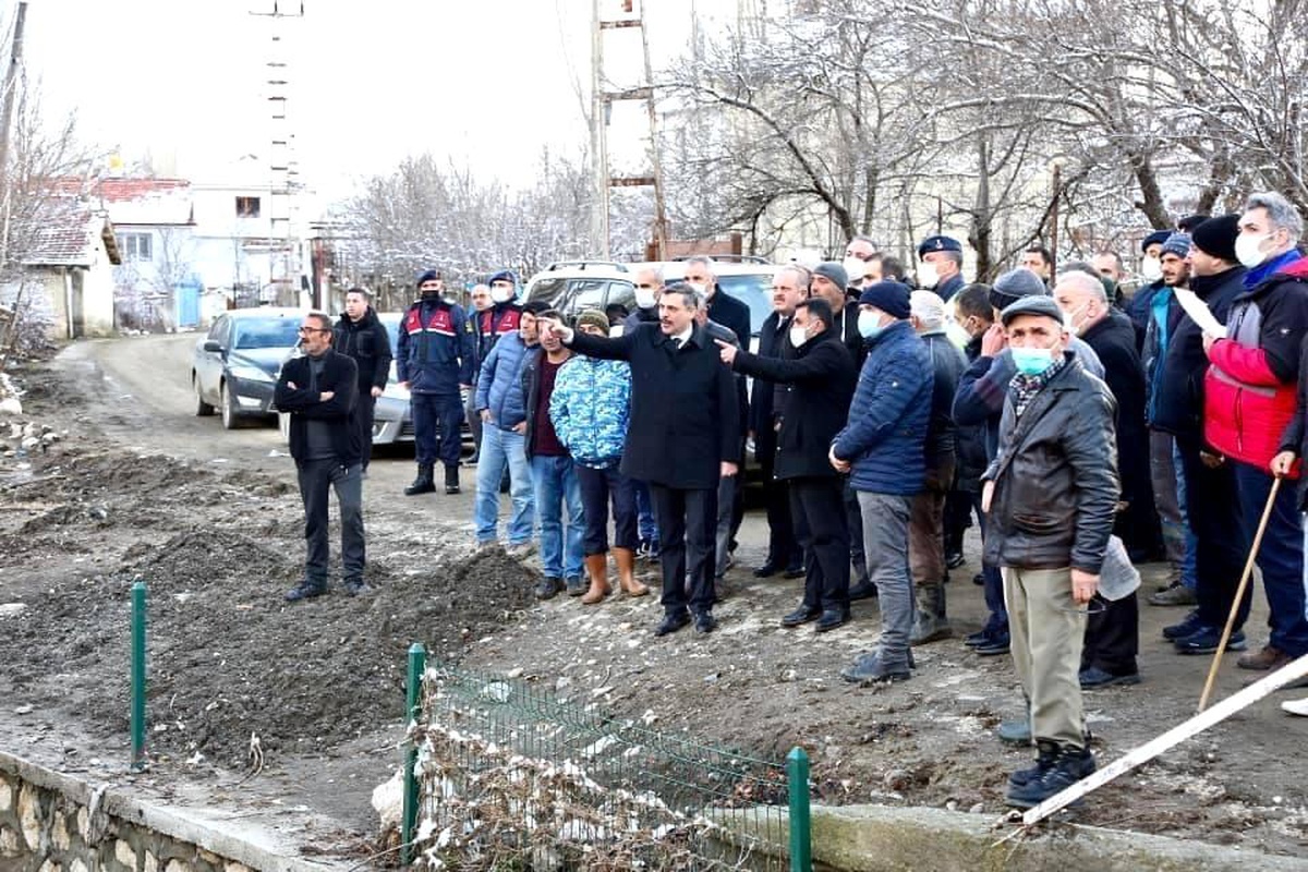 Vali Çiftçi Eşme köyünü ziyaret etti