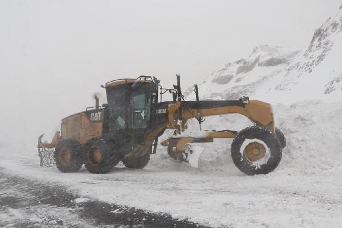 Van, Hakkari ve Bitlis'te 231 yerleşim yeri yolu kapandı