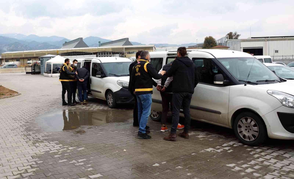 Yaşlı kadına kabusu yaşatan şüpheliler tutuklandı