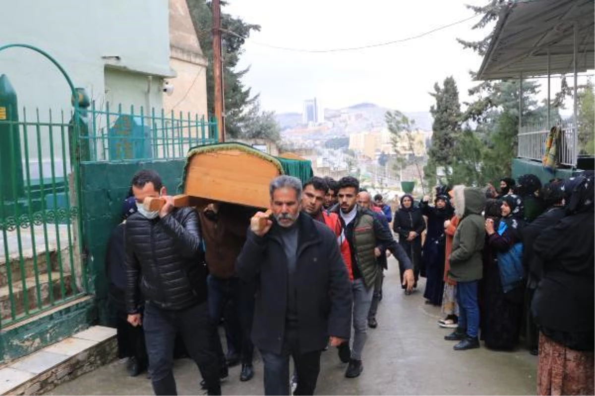 Son dakika haberi! 2 POLİSİ ŞEHİT ETTİKTEN SONRA ÖLÜ ELE GEÇİRİLEN ŞÜPHELİ TOPRAĞA VERİLDİ--