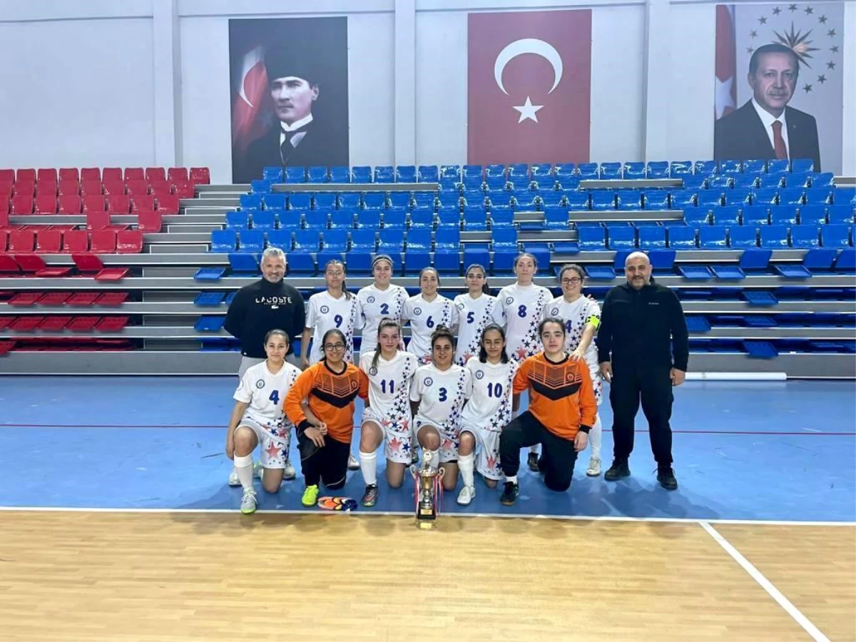 Son dakika haberi | ADÜ Kadın Futsal Takımı 1. Lige Yükseldi