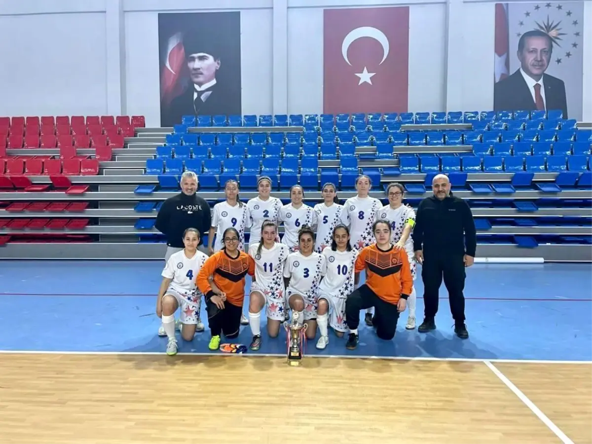 Son dakika haberi | ADÜ Kadın Futsal Takımı 1. Lige Yükseldi