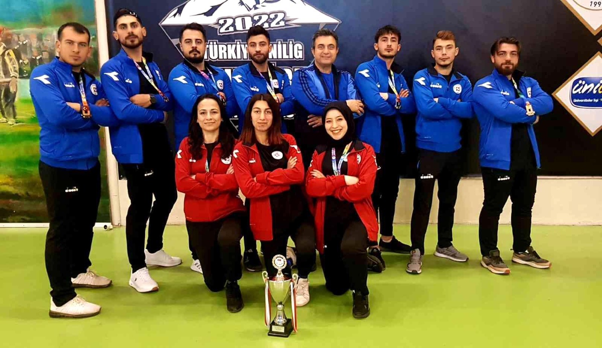Bilek Güreşi Şampiyonasında FÜ\'den büyük başarı