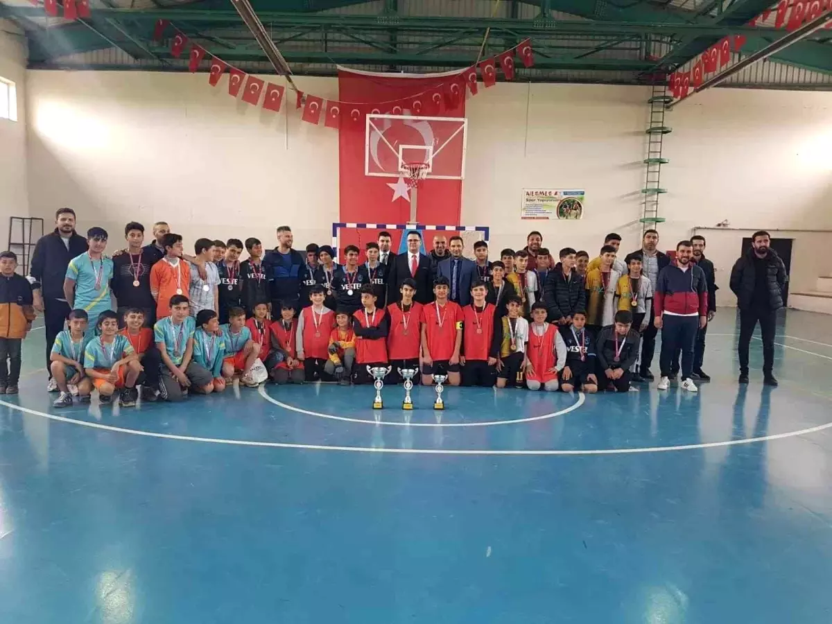 Çınar\'da futsal heyecanı tamamlandı