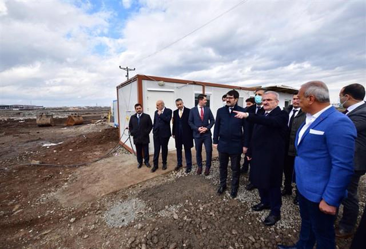 Diyarbakır\'da 1000 kişiye istihdam sağlayacak 7 fabrika kuruluyor